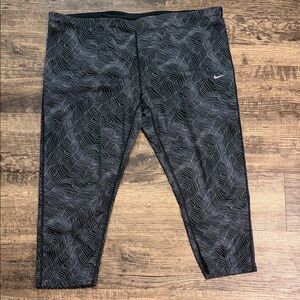 Nike Black and Gray Wave Pattern Leggings